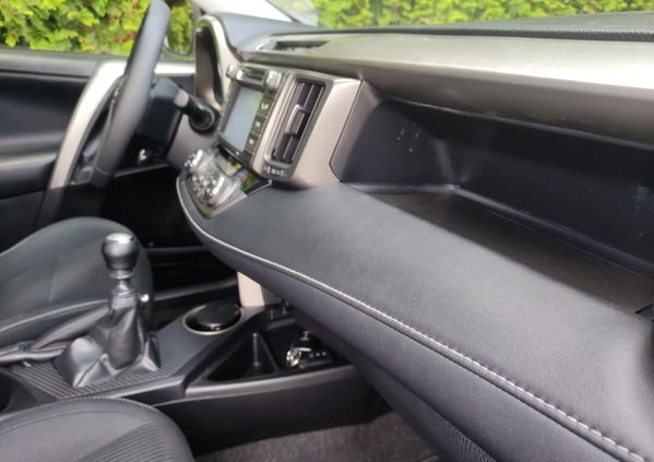 Toyota RAV4 cena 47900 przebieg: 246000, rok produkcji 2013 z Jutrosin małe 154